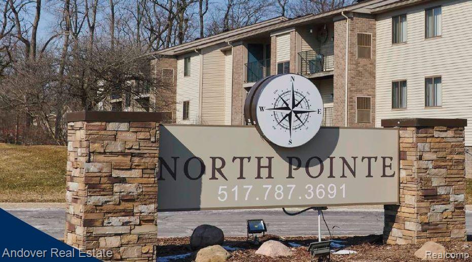 3021 N POINTE Drive, Jackson, MI 49202
