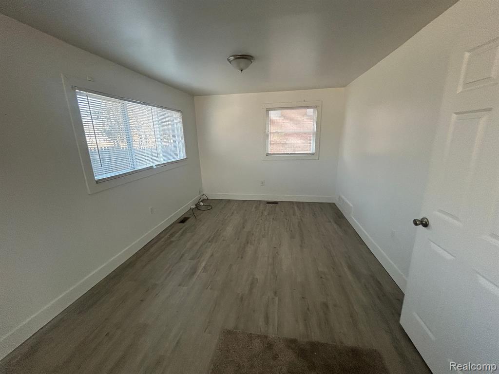 5258 NEWPORT Street, Detroit, MI 48213 — Photo 11