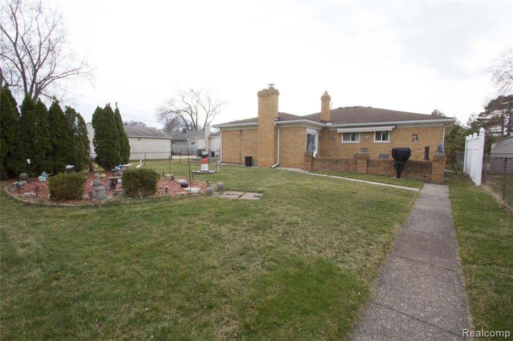 30208 Maplegrove Street, Saint Clair Shores, MI 48082 — Photo 41