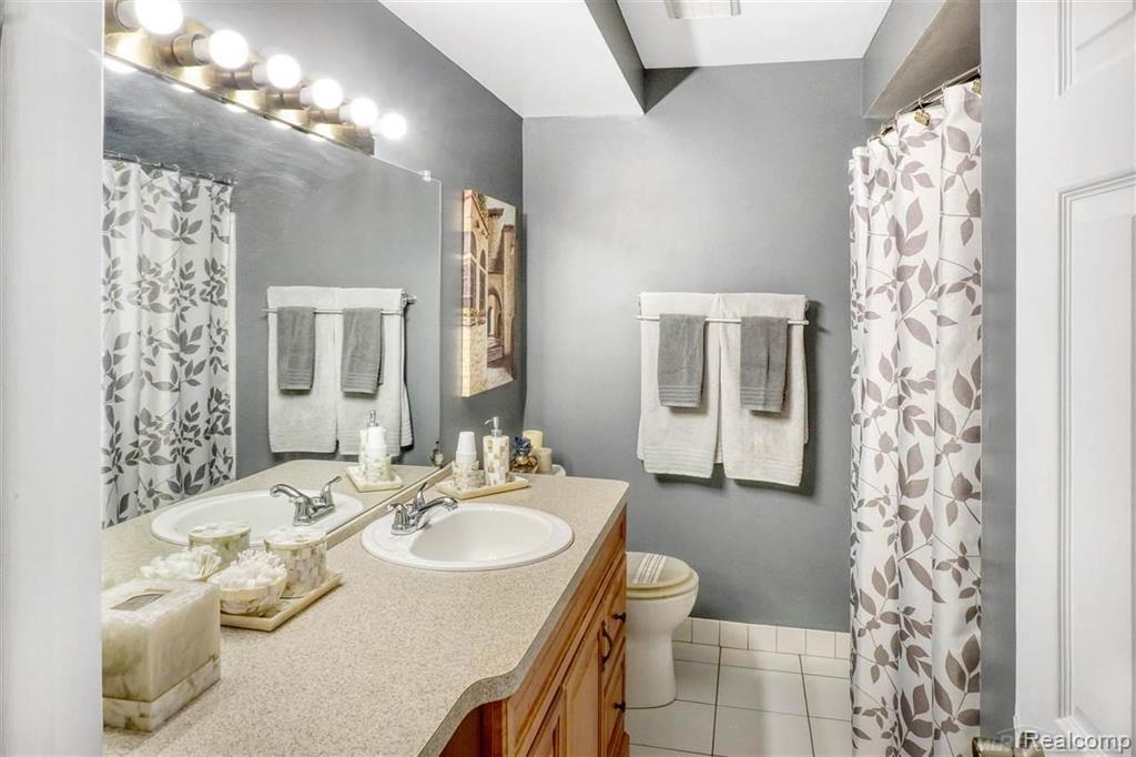 15794 Nader Court, Clinton Twp, MI 48038 — Photo 17