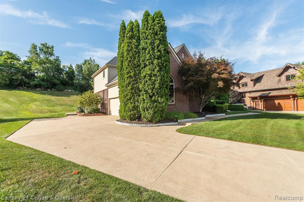 18585 STEEP HOLLOW Court, Northville, MI 48168 — Photo 57