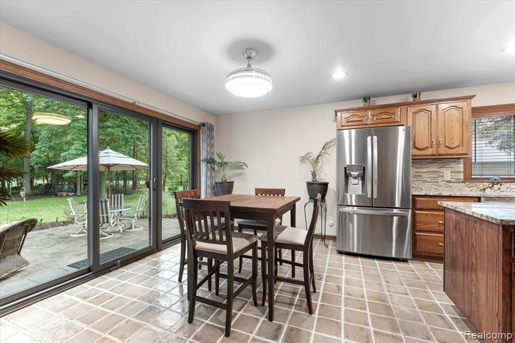 8707 VOIGT Avenue, Grosse Ile, MI 48138 — Photo 16
