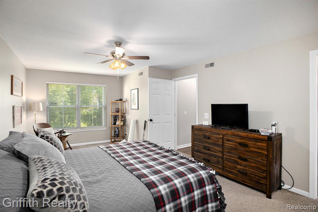 1217 Curzon Court, 203, Howell, MI 48843 — Photo 6