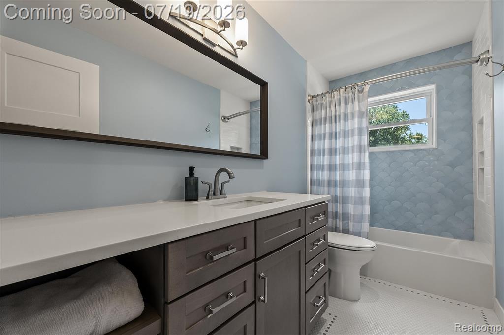 502 W Sunnybrook Drive, Royal Oak, MI 48073 — Photo 24