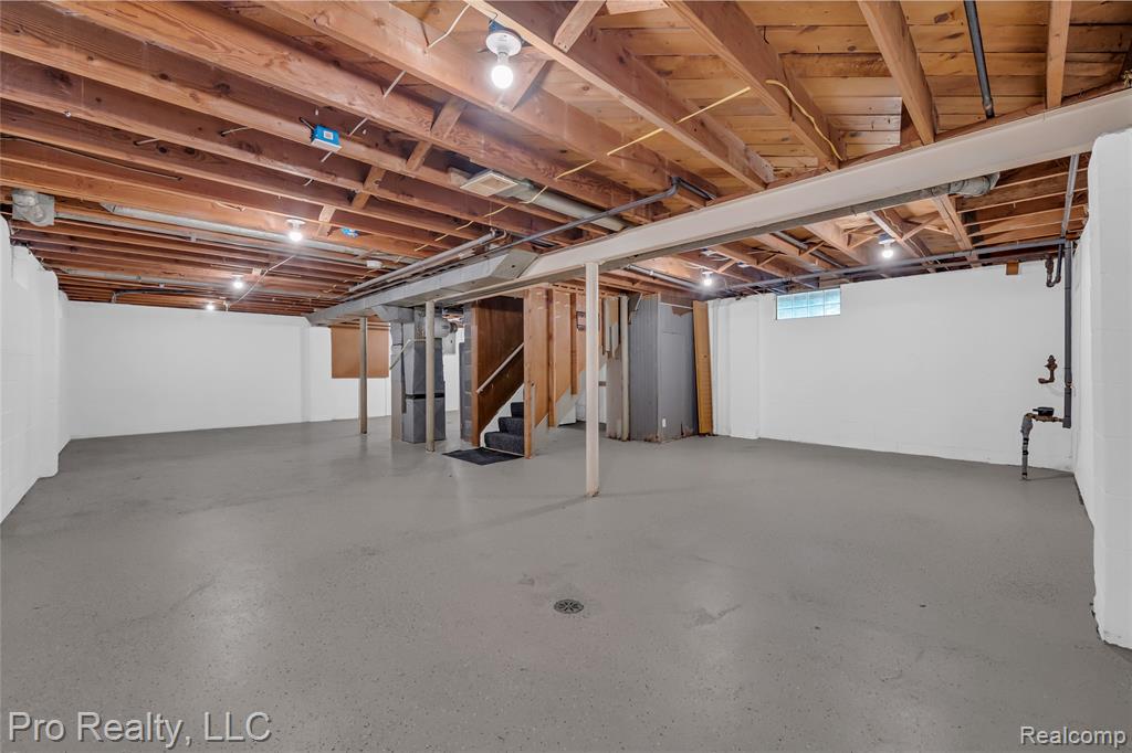 650 CLEOPHUS Parkway, Lincoln Park, MI 48146 — Photo 19
