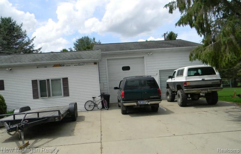 420 S Maple Street, Webberville, MI 48892 — Photo 2