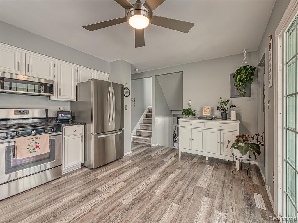31753 Hazel Street, Rockwood, MI — Photo 4