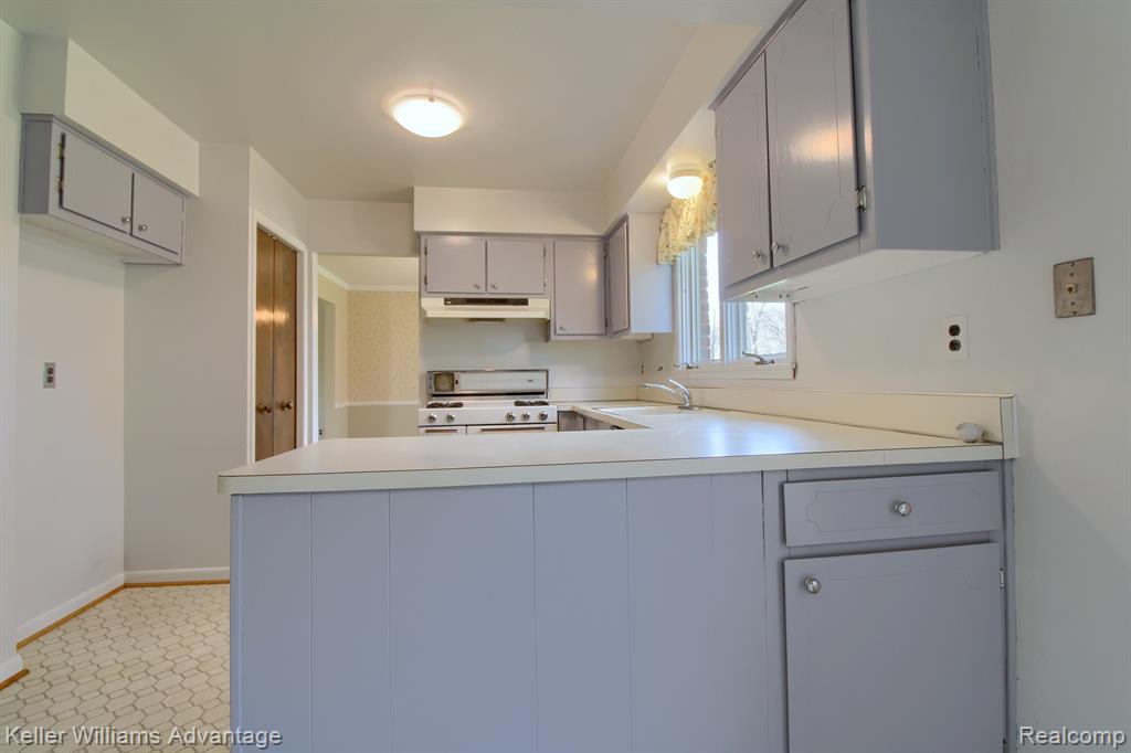 46895 BETTYHILL, Plymouth, MI 48170 — Photo 15