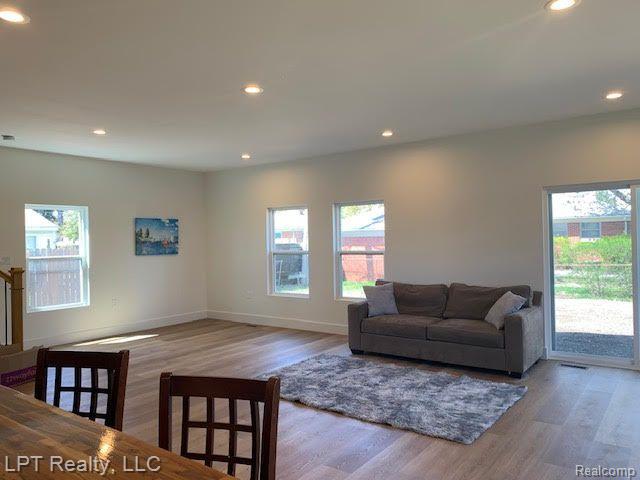 931 E PEARL Avenue N, Hazel Park, MI 48030 — Photo 8