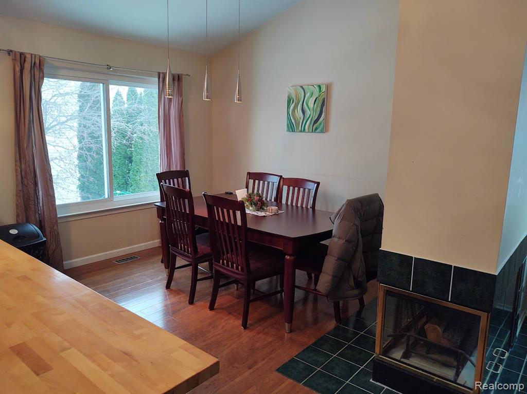 1432 Pond View Court, Wixom, MI 48393 — Photo 5
