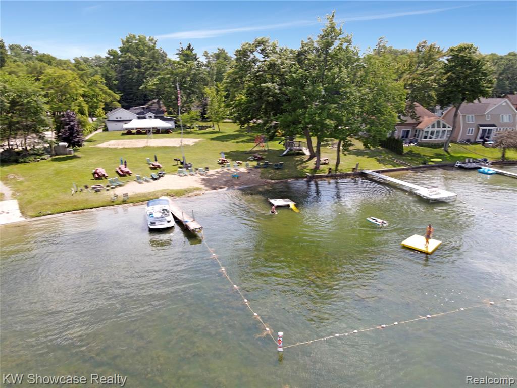 3980 Spencer Terrace, West Bloomfield, MI 48323 — Photo 55
