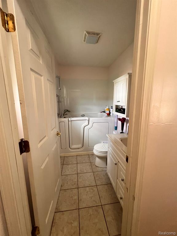 320 Roller Way, Mayville Vlg, MI 48744 — Photo 15