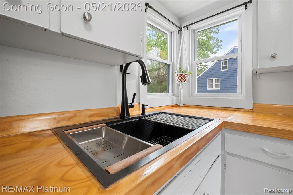 6116 Lapeer Road, Burton, MI 48509 — Photo 13