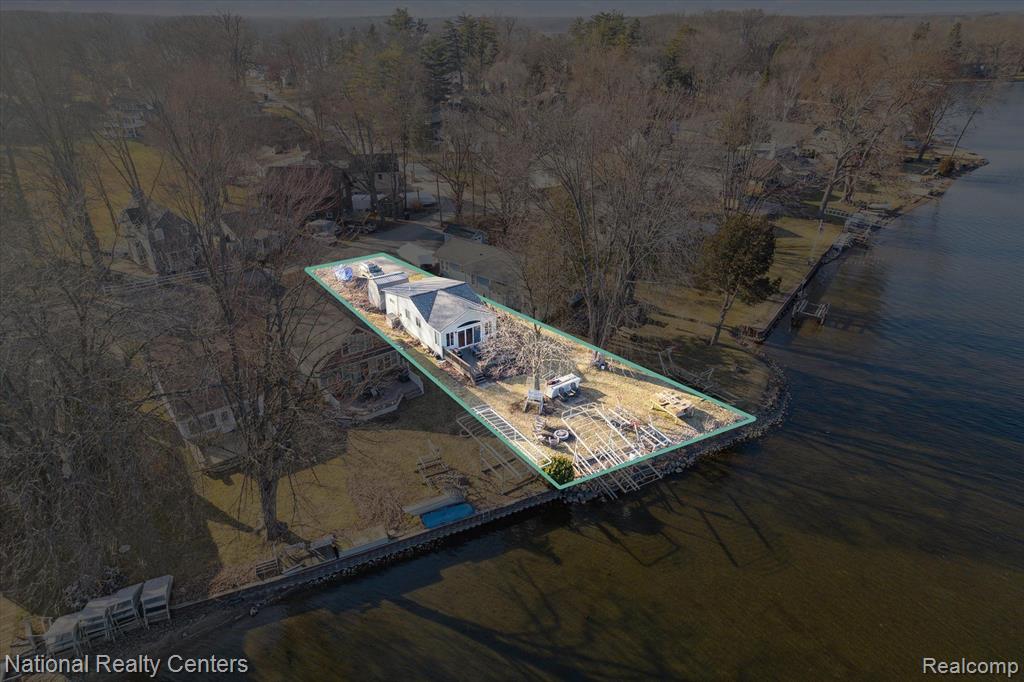 4807 DOWNING Drive, Pinckney, MI 48169 — Photo 2