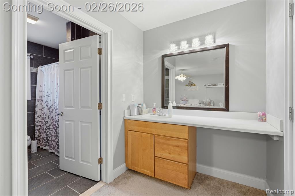 65690 North Avenue, Ray, MI, 00000