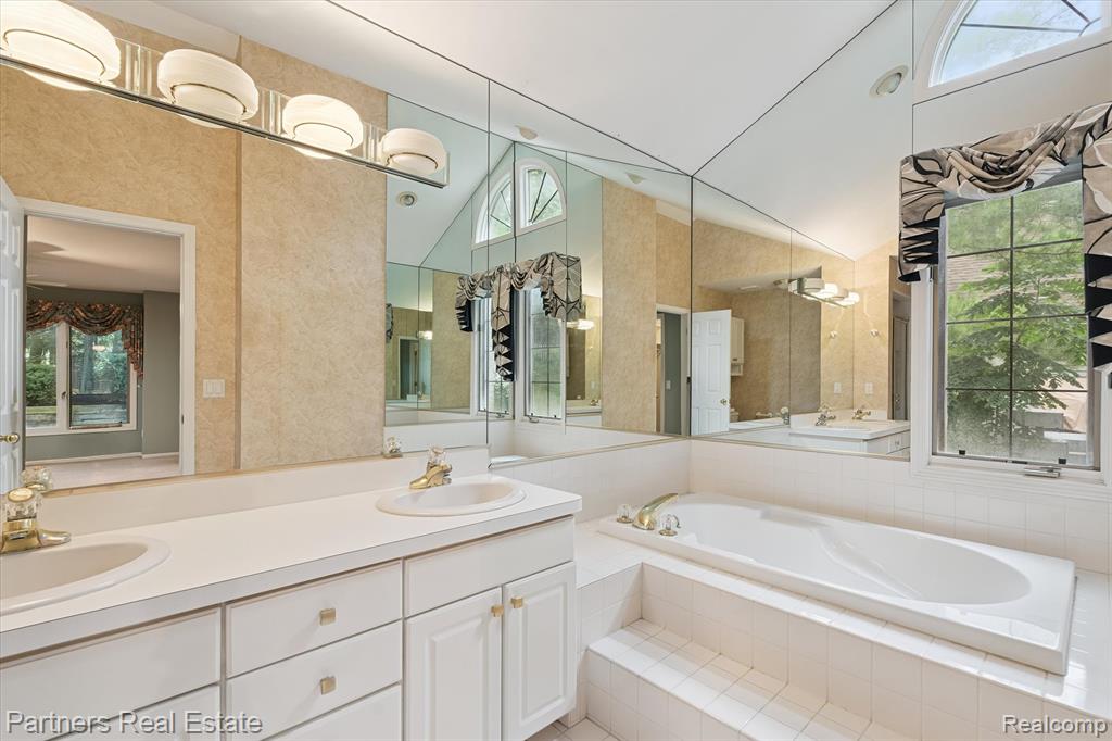 4445 Golf View Drive, Brighton, MI 48116 — Photo 23
