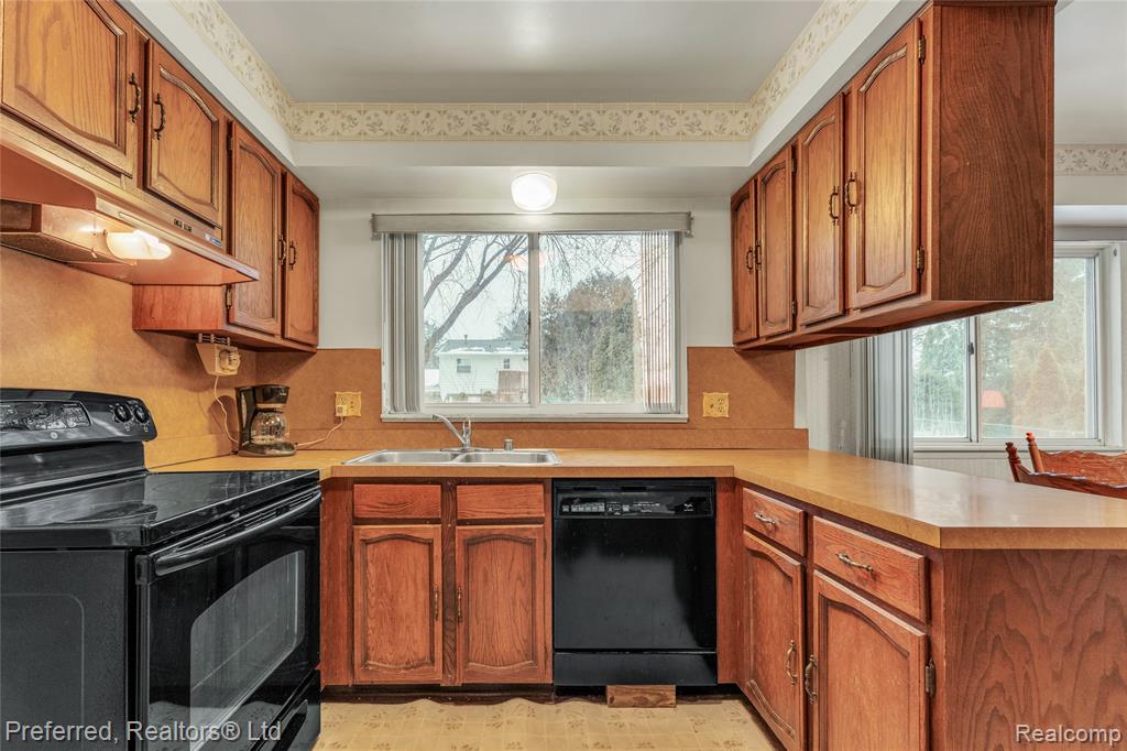 46323 Gainsborough Drive, Canton, MI 48187 — Photo 21