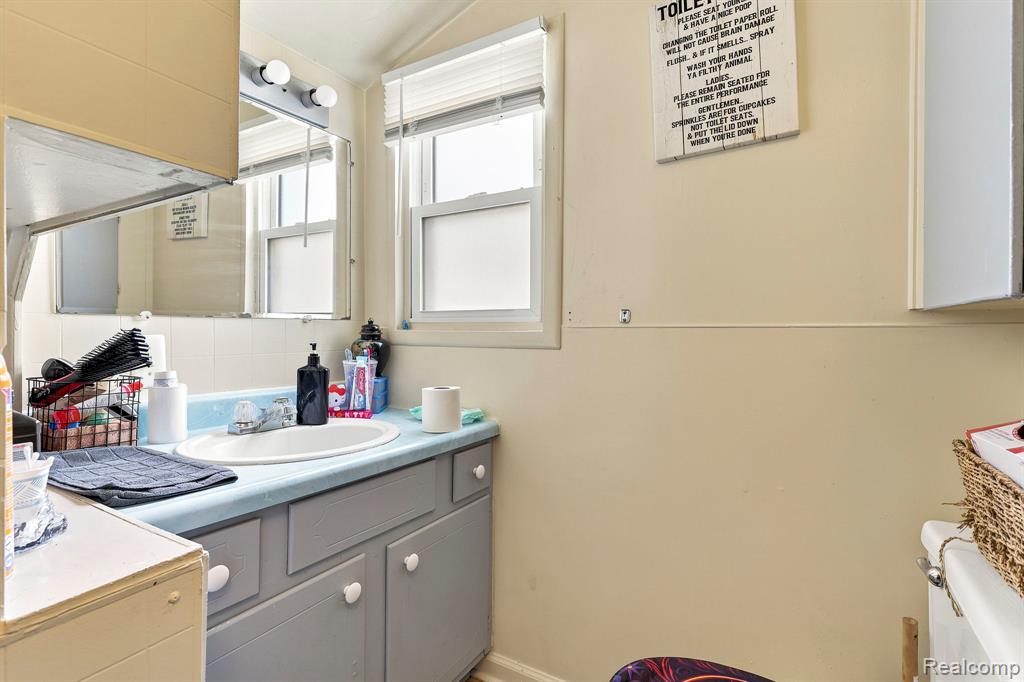 503 14TH Street, Port Huron, MI 48060 — Photo 8