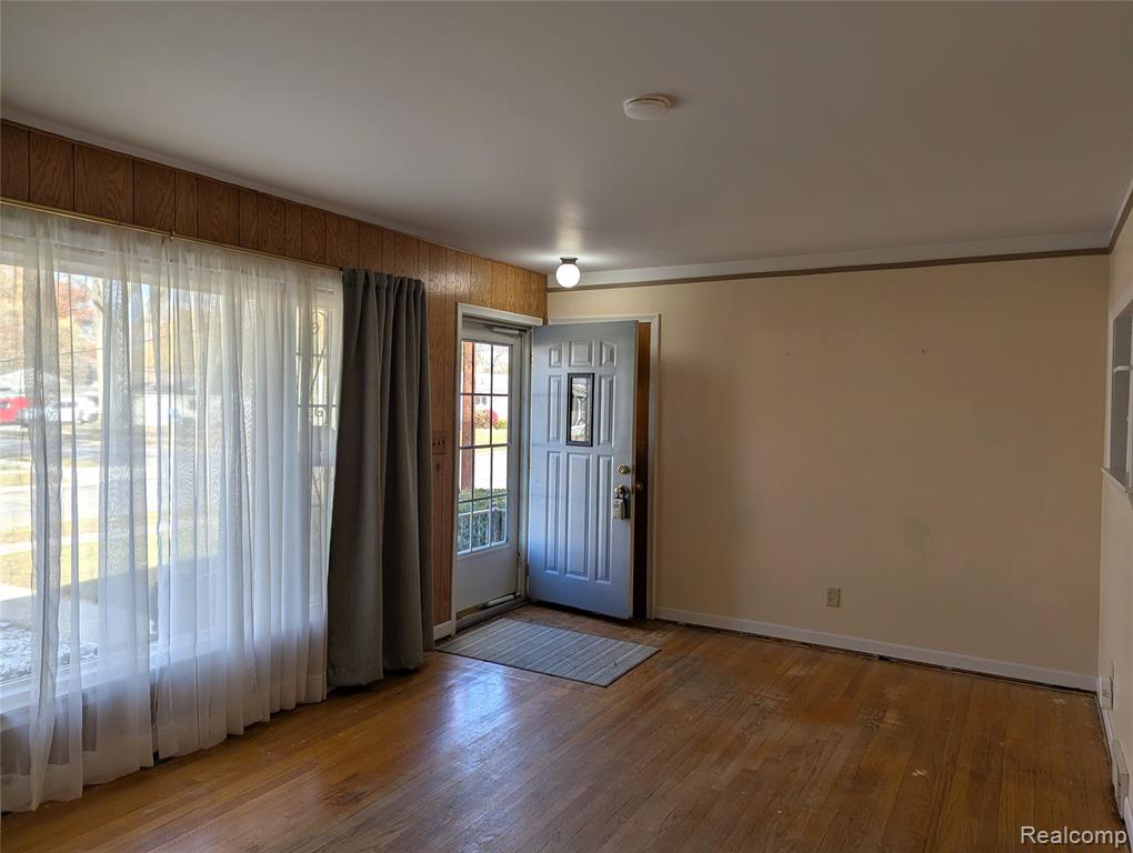 980 Radcliff Street, Garden City, MI — Photo 3