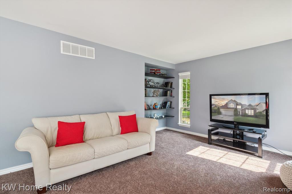 5746 CARY Drive, Ypsilanti, MI 48197 — Photo 18