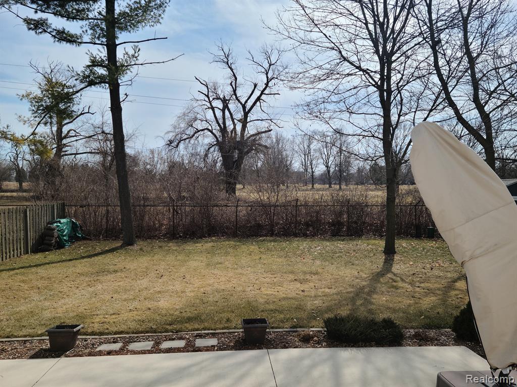 9242 PANAMA Avenue, Ypsilanti, MI 48198 — Photo 12