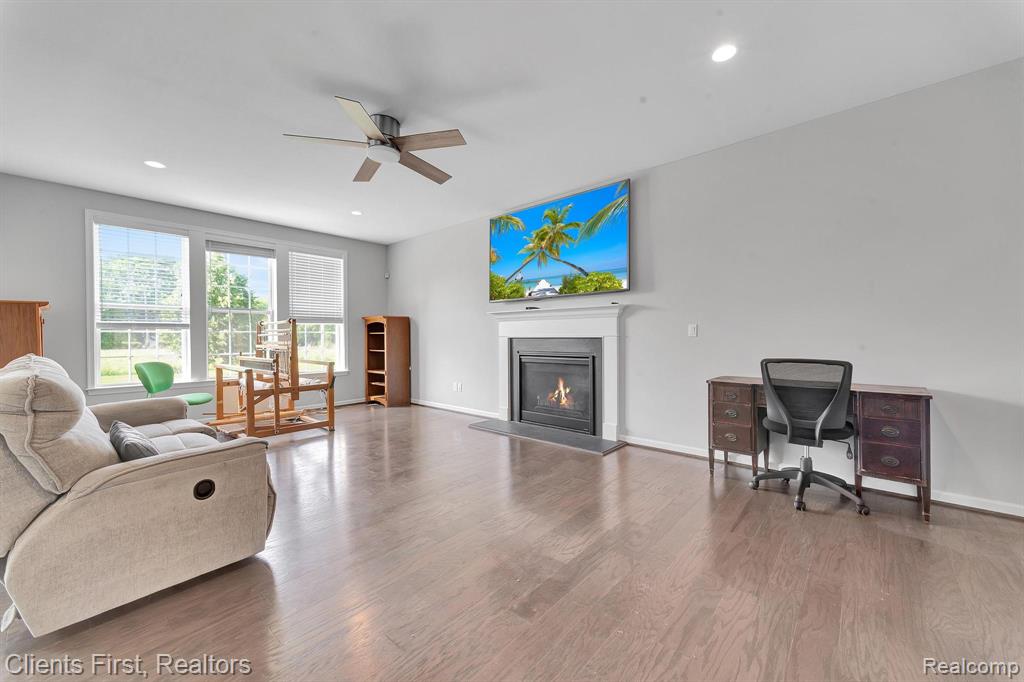 51214 Scarborough Road, Canton, MI 48188 — Photo 12