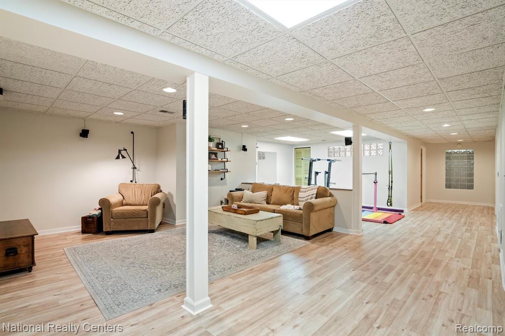 4049 PINESTEAD Drive, Commerce Twp, MI 48390 — Photo 46