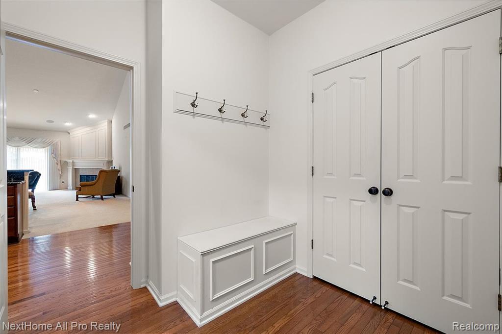 838 Knolls Landing Drive, 6, Milford, MI 48381 — Photo 24