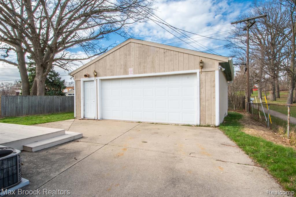 1125 SHIRLEY Drive, Ypsilanti, MI 48198 — Photo 26
