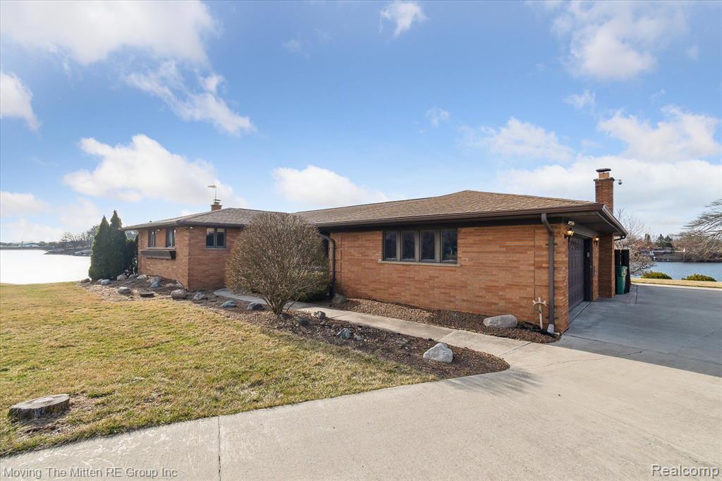 47853 N SHORE Drive, Van Buren, MI 48111 — Photo 47