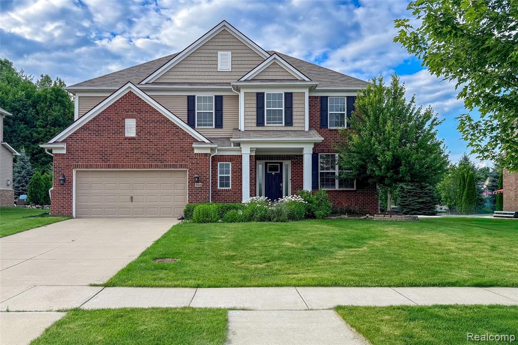354 Findley Circle, Lake Orion, MI