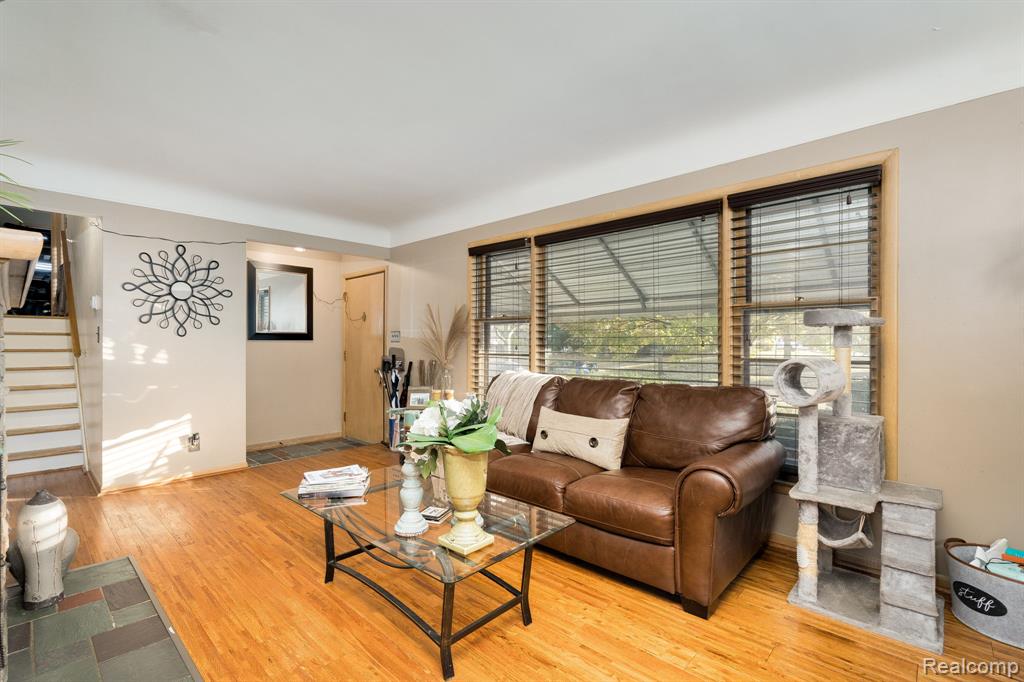 392 Cambridge Drive, Mount Clemens, MI 48043 — Photo 13