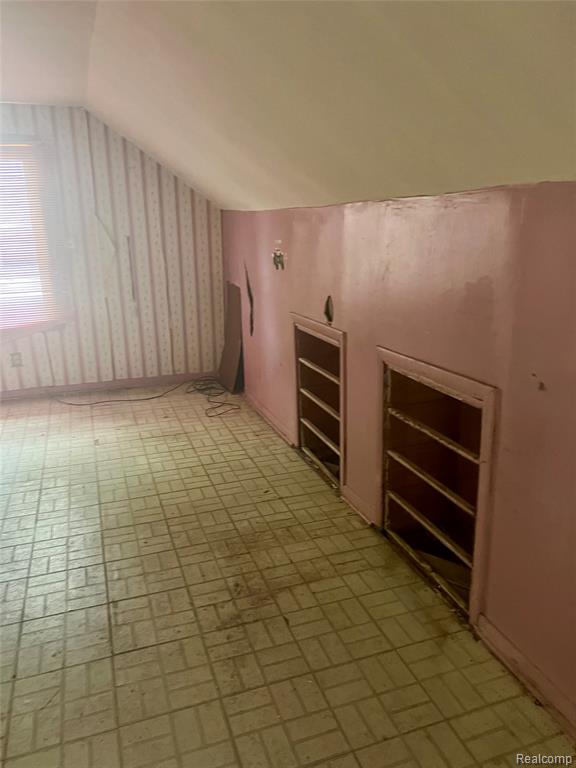 638 W Pulaski Avenue, Flint, MI 48505 — Photo 3