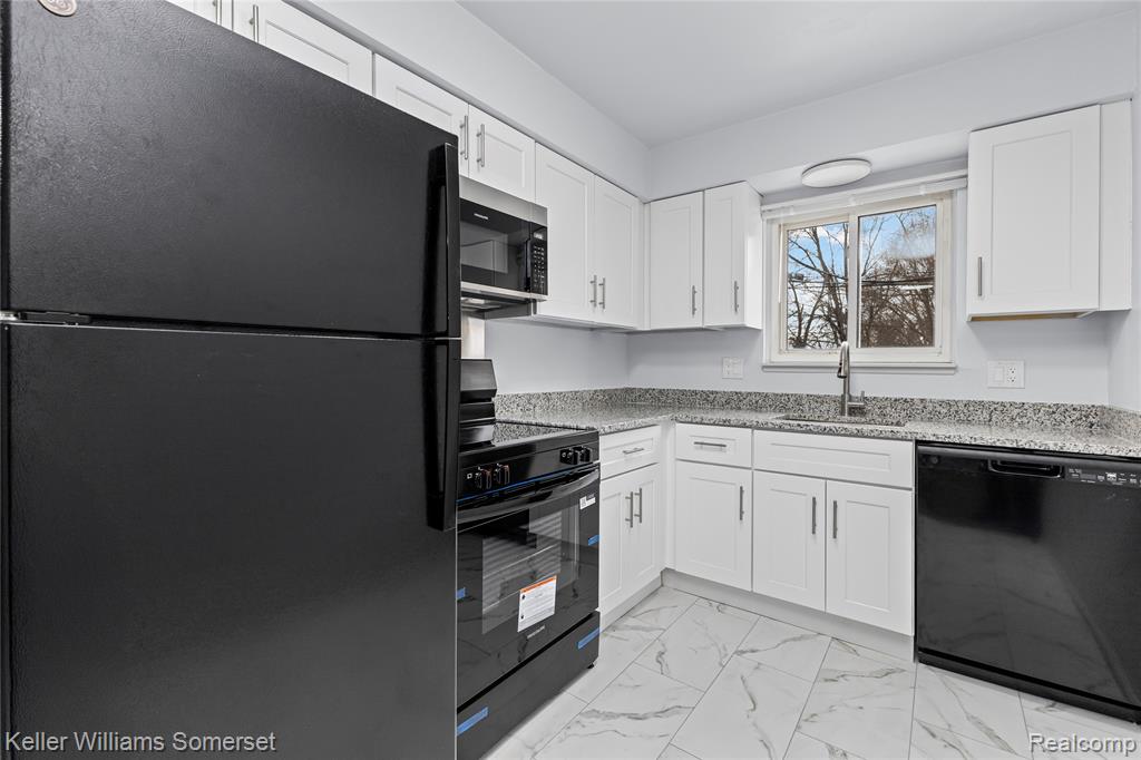 4345 Crooks Road, 26, Royal Oak, MI 48073 — Photo 12