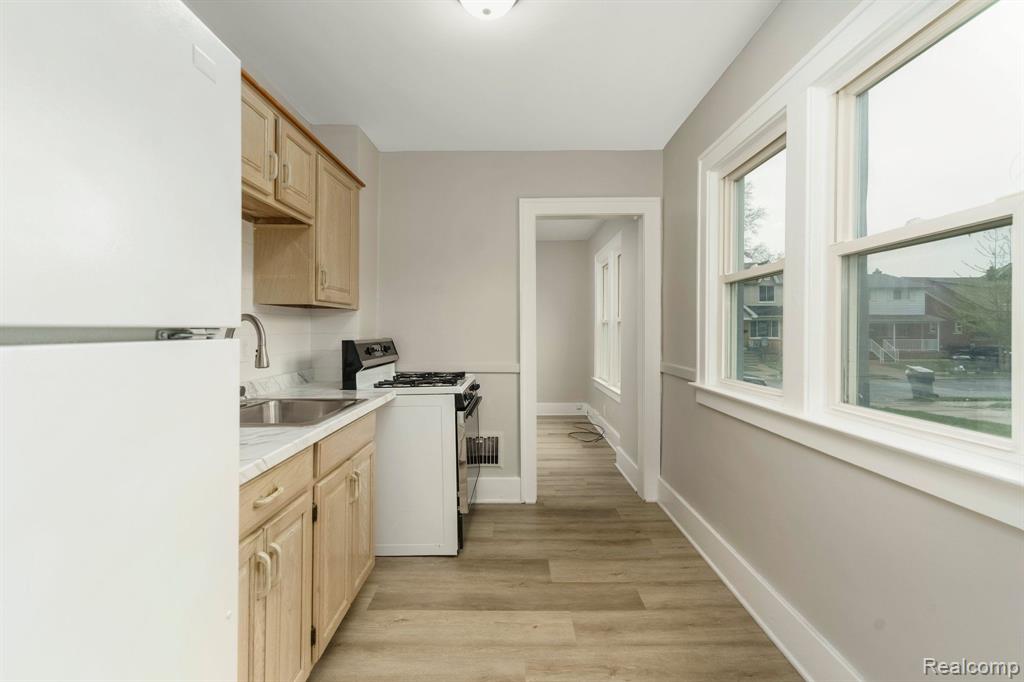 5484 MIDDLESEX Street, Dearborn, MI 48126 — Photo 19