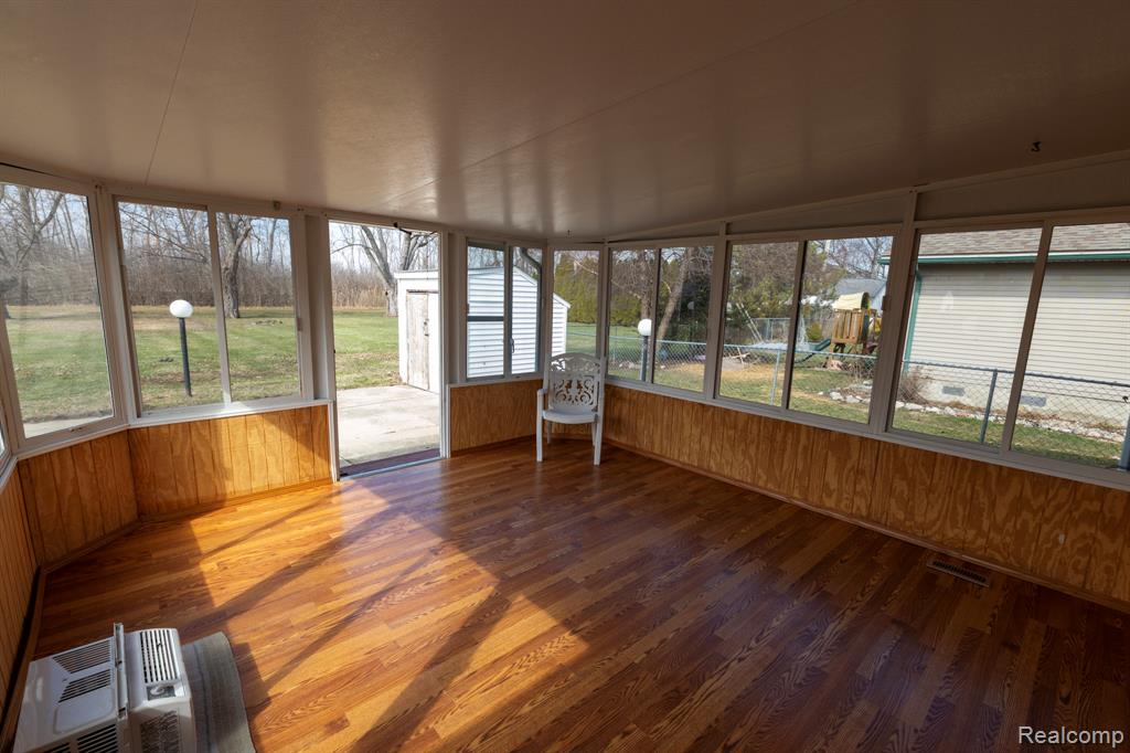 35268 Tilford Street, Rockwood, MI — Photo 13