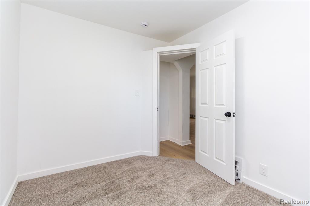 7641 WESTMINSTER Avenue, Warren, MI 48091 — Photo 15