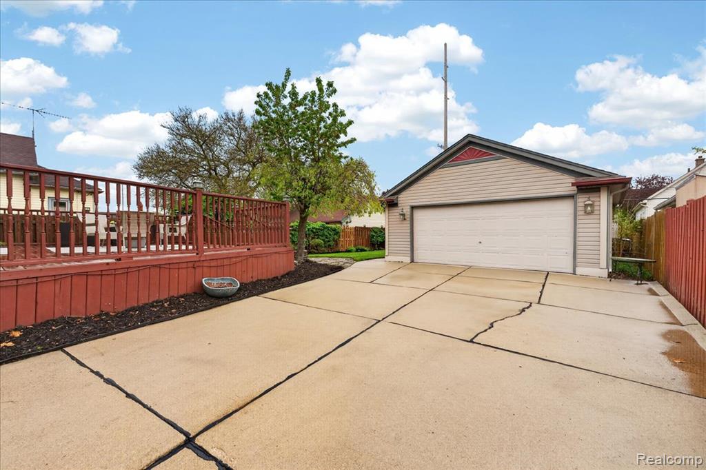 538 Pine Street, Wyandotte, MI 48192 — Photo 41