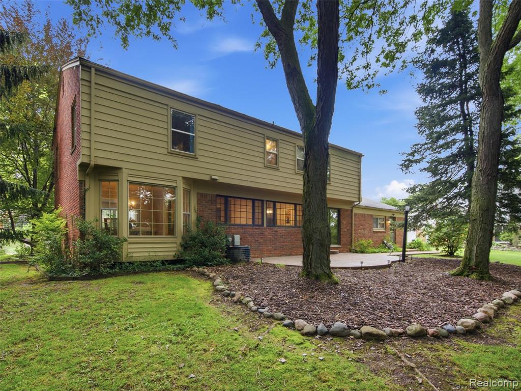 4367 Yorktown Drive, West Bloomfield, MI 48323 — Photo 43