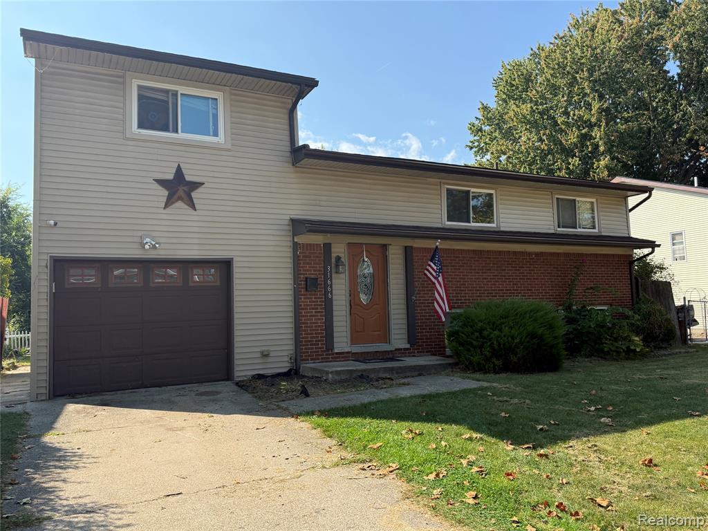 31666 E Ditner Drive, Rockwood, MI — Photo 2