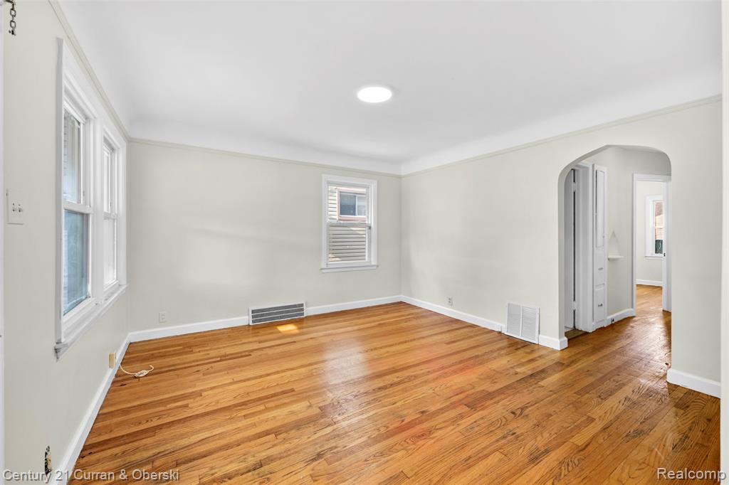 7910 Orchard Avenue, Dearborn, MI 48126 — Photo 5