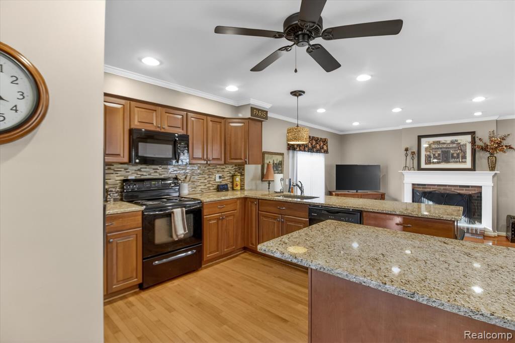 15715 Exeter Court, Fraser, MI 48026 — Photo 8