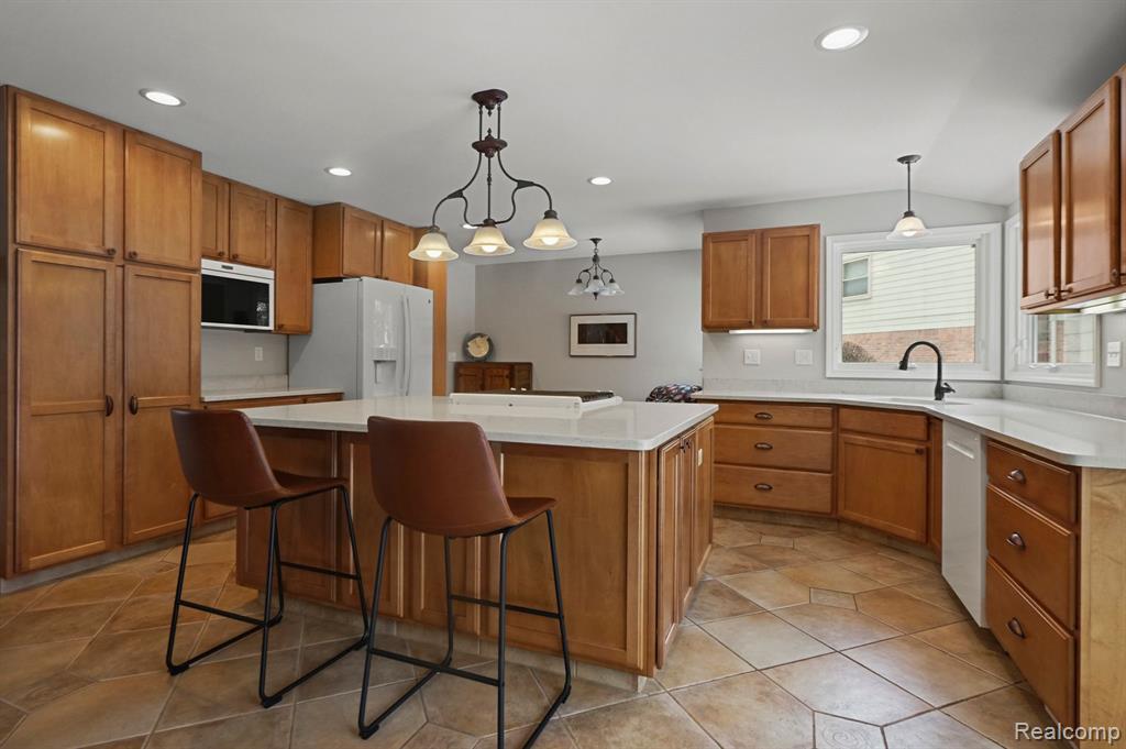 4414 BRANDYWYNE Drive, Troy, MI 48098 — Photo 4