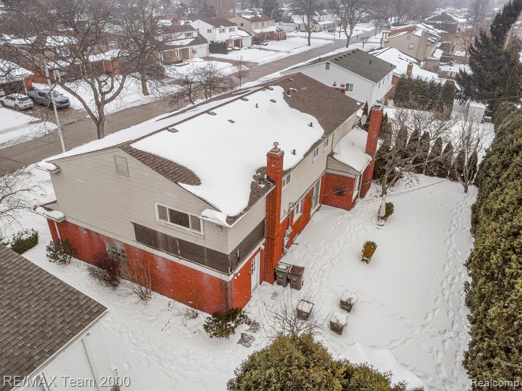 741 Briarcliff Drive, Grosse Pointe Woods, MI 48236 — Photo 2