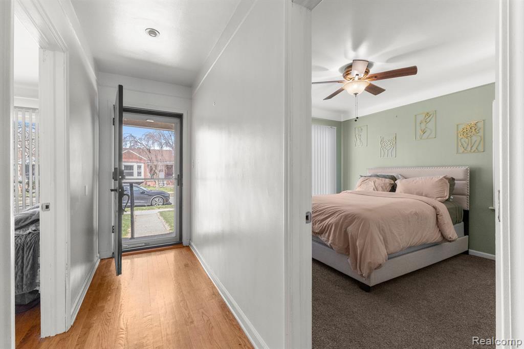 823 NEW YORK Avenue, Lincoln Park, MI 48146 — Photo 5
