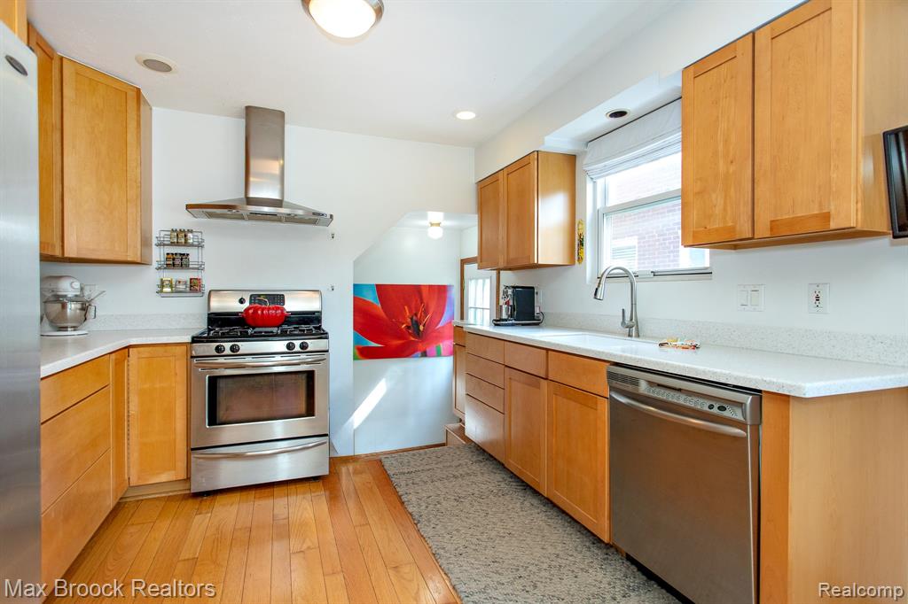 10564 Lasalle Boulevard, Huntington Woods, MI — Photo 12