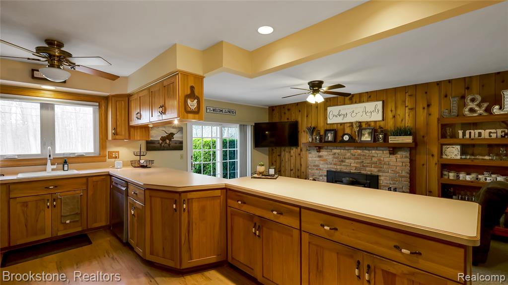 3992 Longmeadow Drive, Trenton, MI 48183 — Photo 10