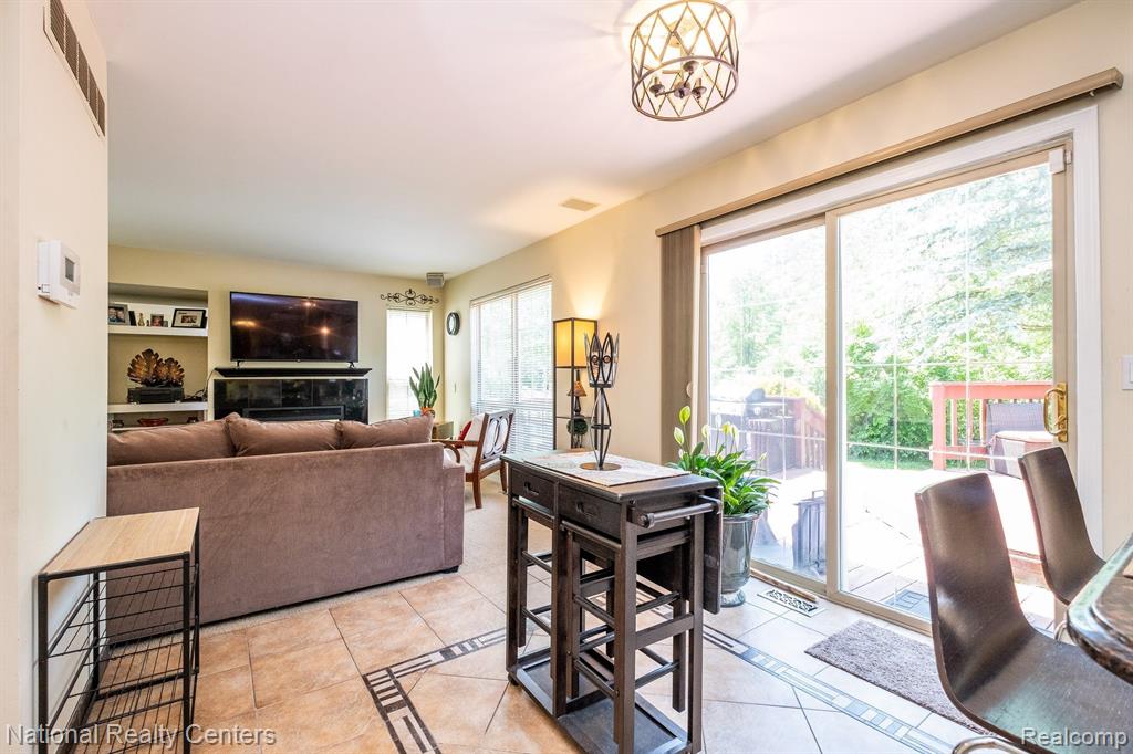5382 HIGH RIDGE Drive, Ypsilanti, MI 48197 — Photo 16
