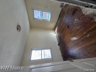 19426 GILCHRIST Street - Photo 5