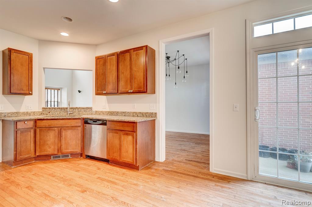 49677 COURTYARD Lane, Canton, MI 48188 — Photo 22